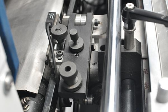 Σφραγίζοντας και τεμαχίζοντας μηχανή 1060 X 760mm επίπεδης βάσης φύλλων αλουμινίου εκτυπωτών αυτόματων
