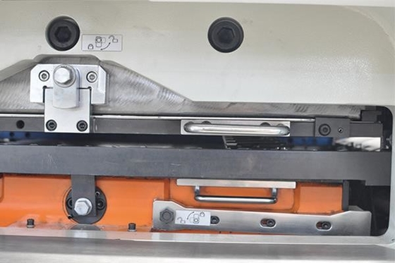 Σφραγίζοντας και τεμαχίζοντας μηχανή 1060 X 760mm επίπεδης βάσης φύλλων αλουμινίου εκτυπωτών αυτόματων