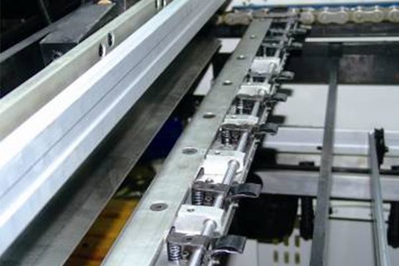 Σφραγίζοντας και τεμαχίζοντας μηχανή 1060 X 760mm επίπεδης βάσης φύλλων αλουμινίου εκτυπωτών αυτόματων