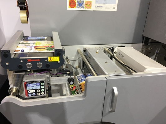 Ψηφιακός ψηφιακός εκτυπωτής Inkjet καλλωπισμών ετικετών με τη UV σφράγιση βερνικιών και φύλλων αλουμινίου