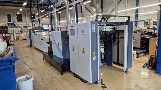 Σημείο και γενική UV μηχανή 1050mm επιστρώματος βερνικιών υψηλή ταχύτητα