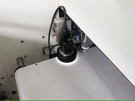 Ψηφιακή μηχανή κόψιμο με laser με ταχύτητα κόψιμης 27m/min και πλάτος ετικέτας 330mm