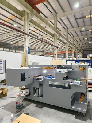 Οικονομικός ψηφιακός εκτυπωτής και κόφτης ετικετών