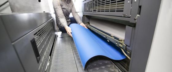 Λαστιχένιο γενικό ύφασμα 4 πτυχών όφσετ εκτύπωσης 15000PPH του Word σημείων