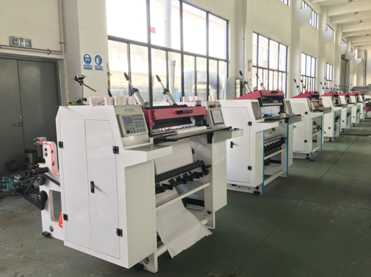 Slitter Rewinder 110M/Min εγγράφου 900mm ξετυλίγοντας θερμικό