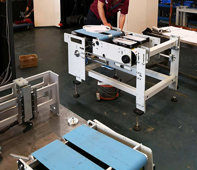 Ράβοντας στοιβαχτής 15000 Cycles/H 660mm αντιστάθμισης σελών που ταΐζει